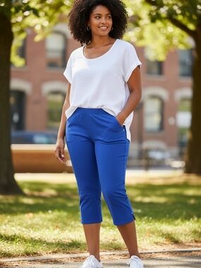Catherines Bright Blue Pull-On Capri Pants
